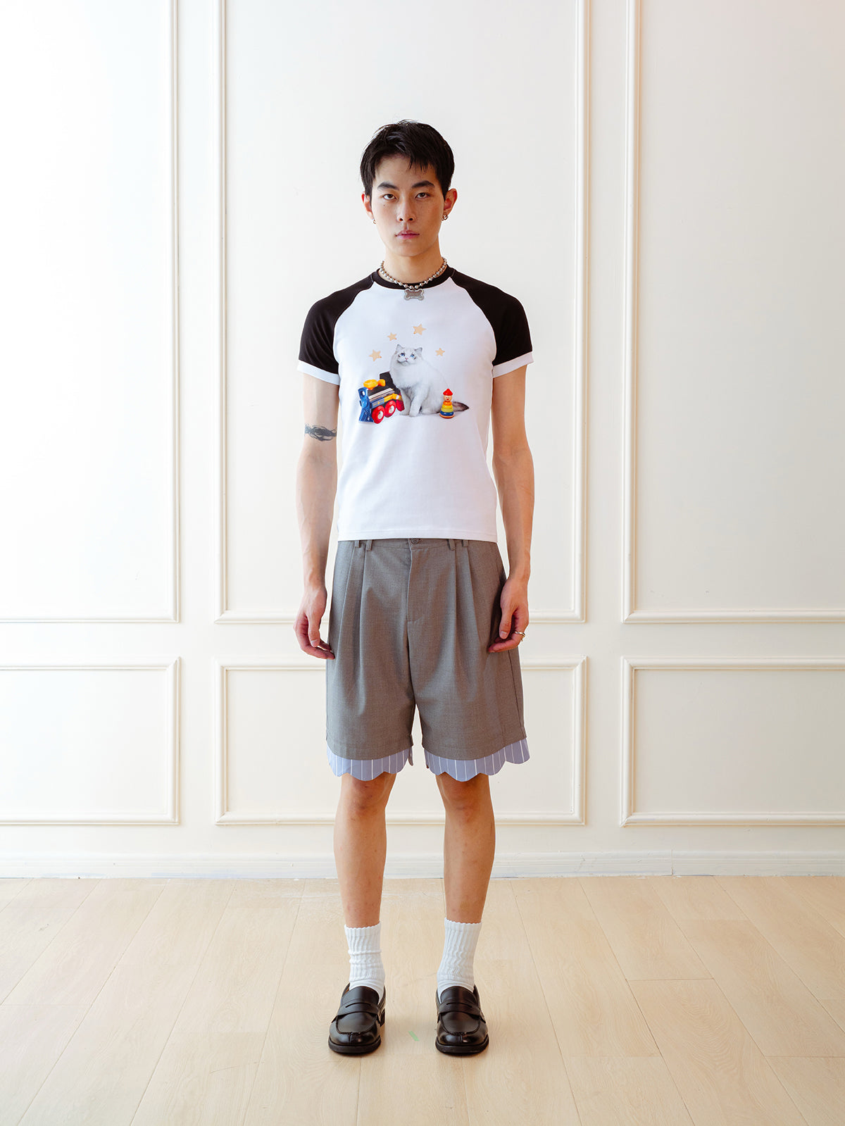 Kitten building block shoulder T-shirt