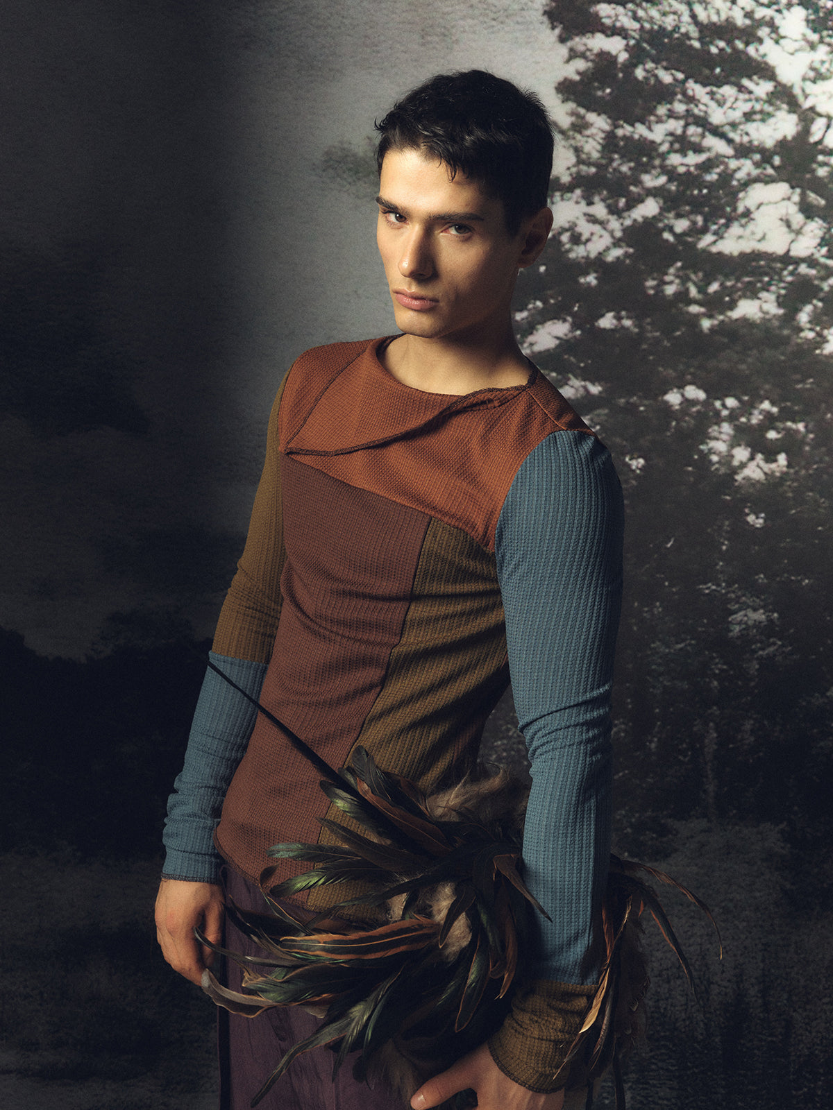 Splicing retro triangle neck tight top