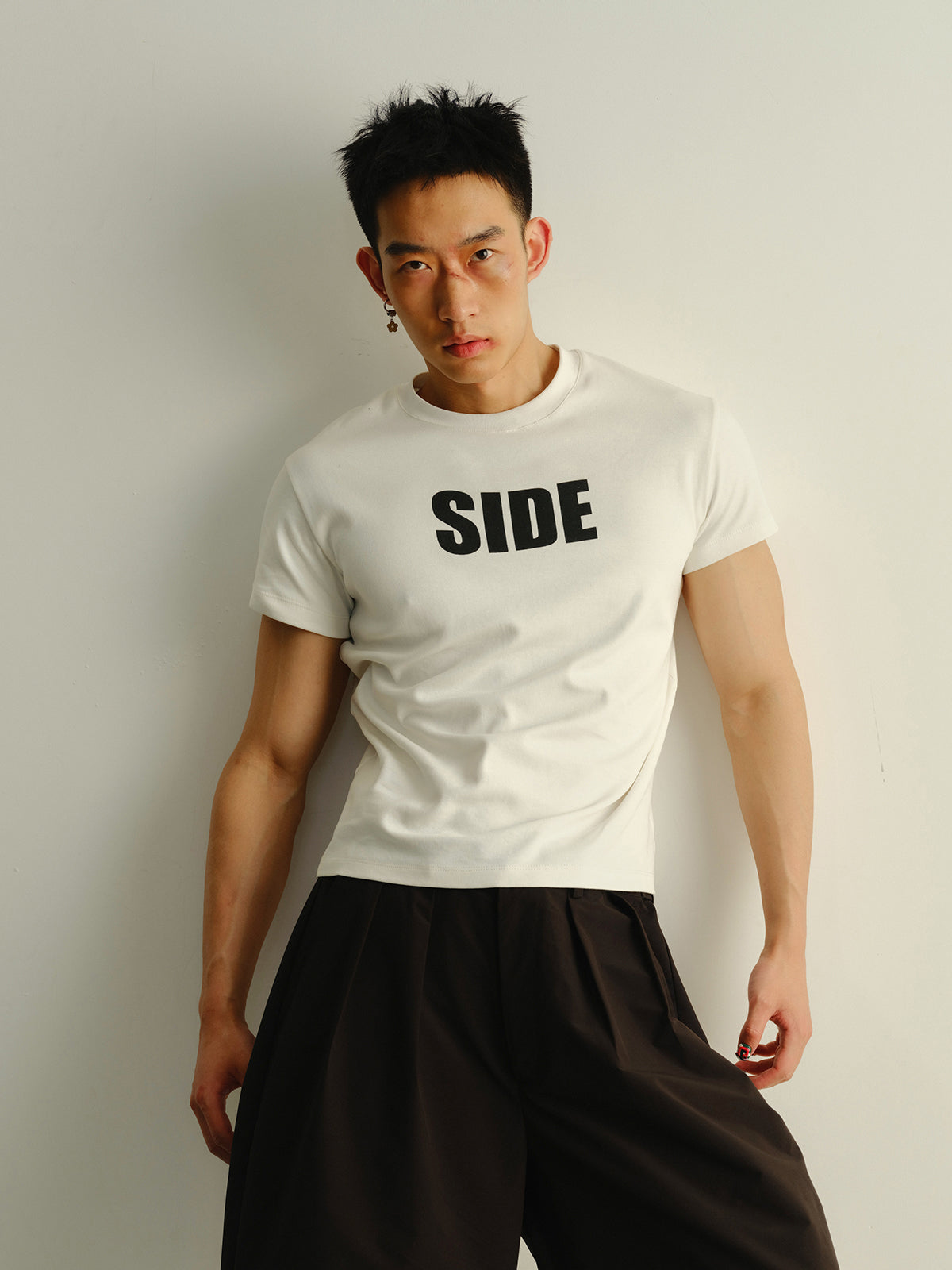 Black and white short sleeved T-shirt