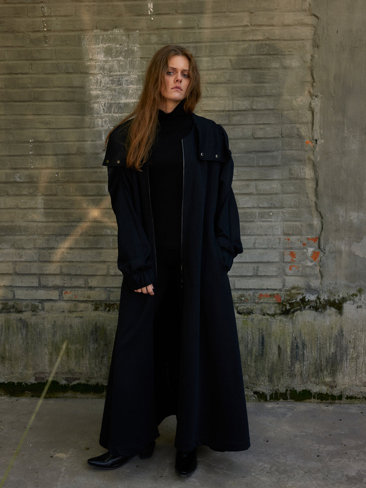 Hooded cloak pleated long windbreaker
