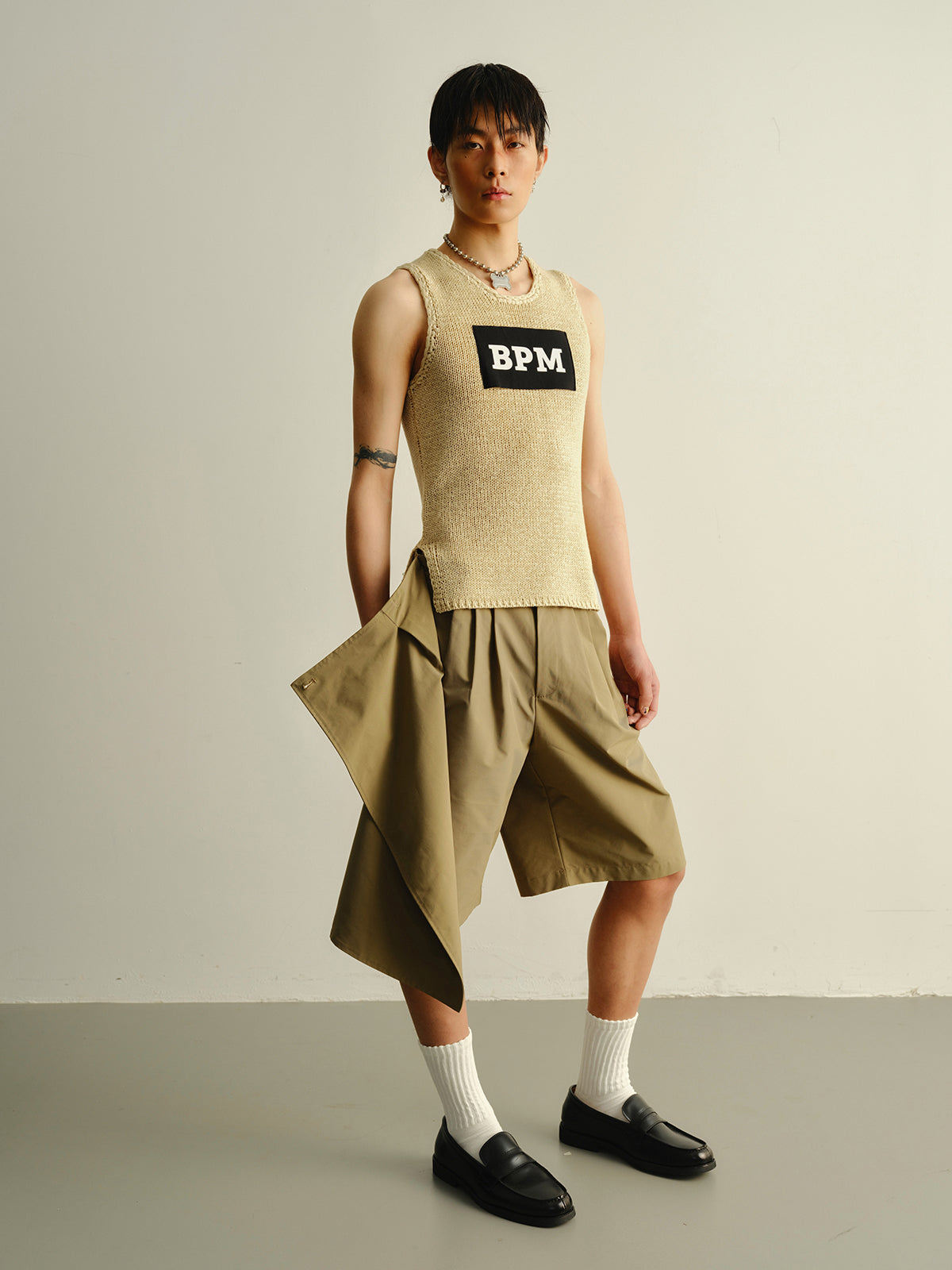 Silhouette skirt pants shorts