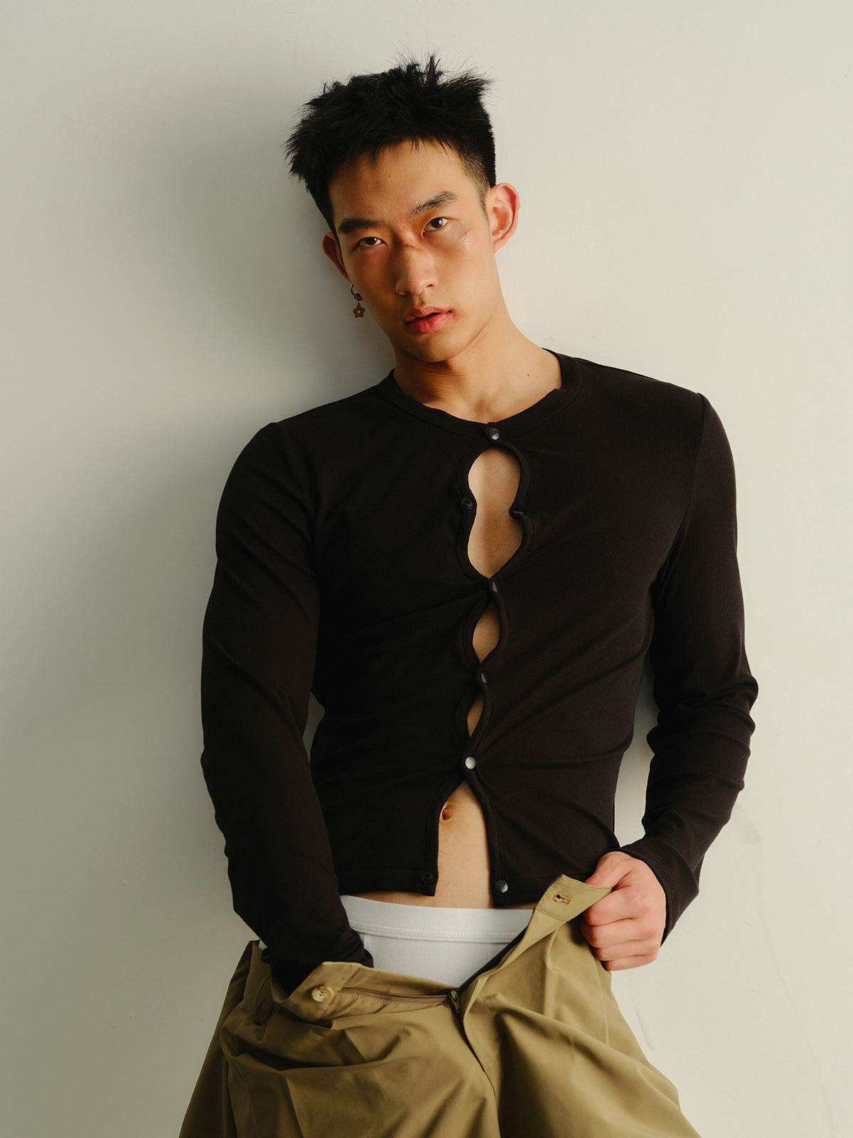 Hollow chest elastic cardigan