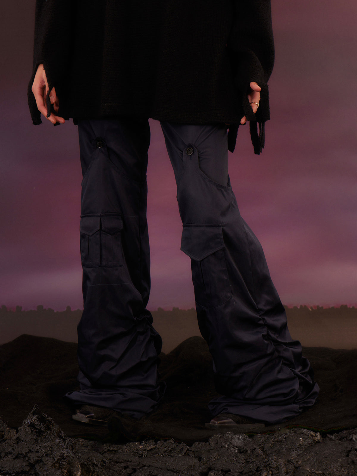 Blue outdoor pleated pants