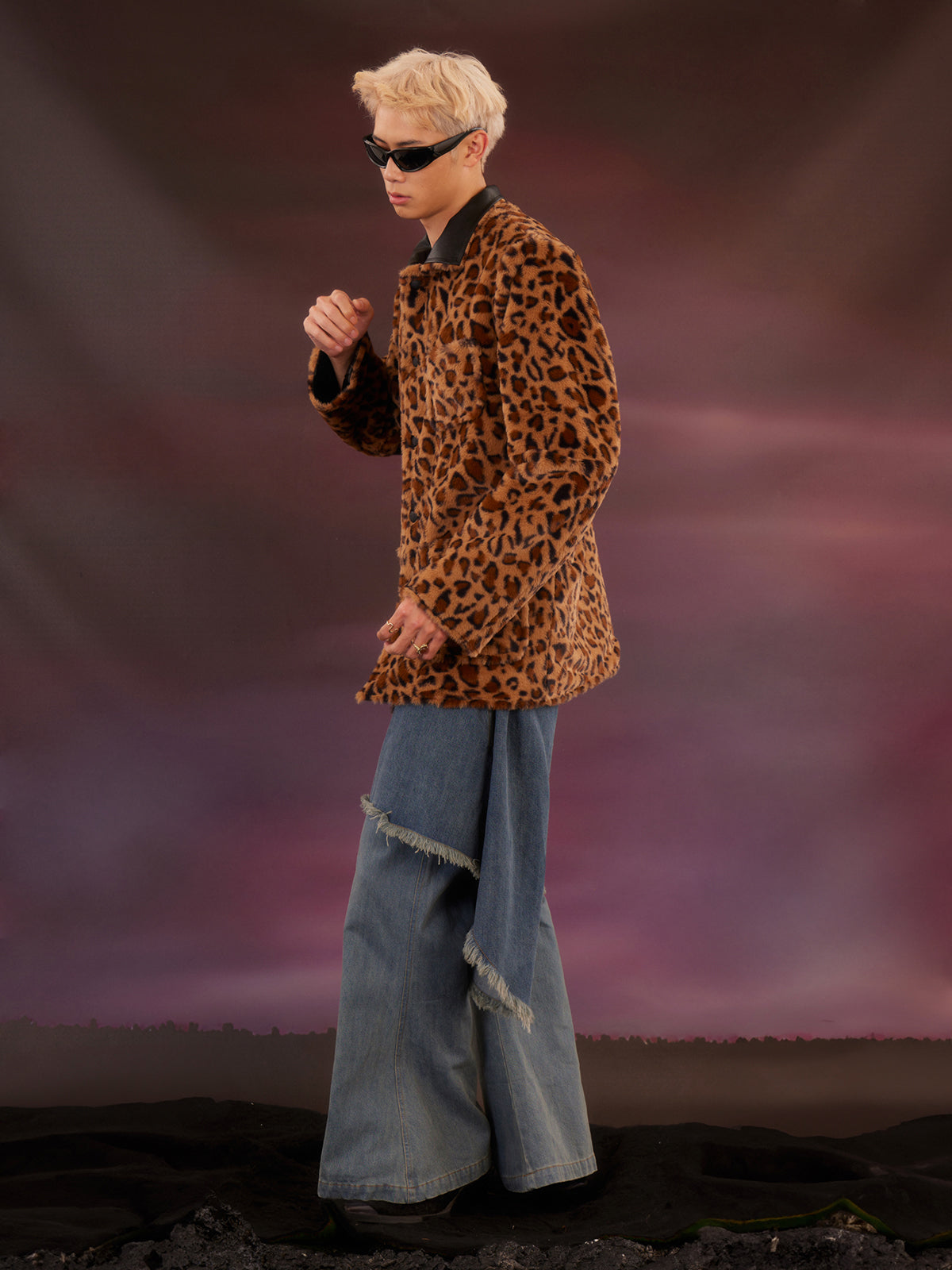 Double layered ruffled washed jeans