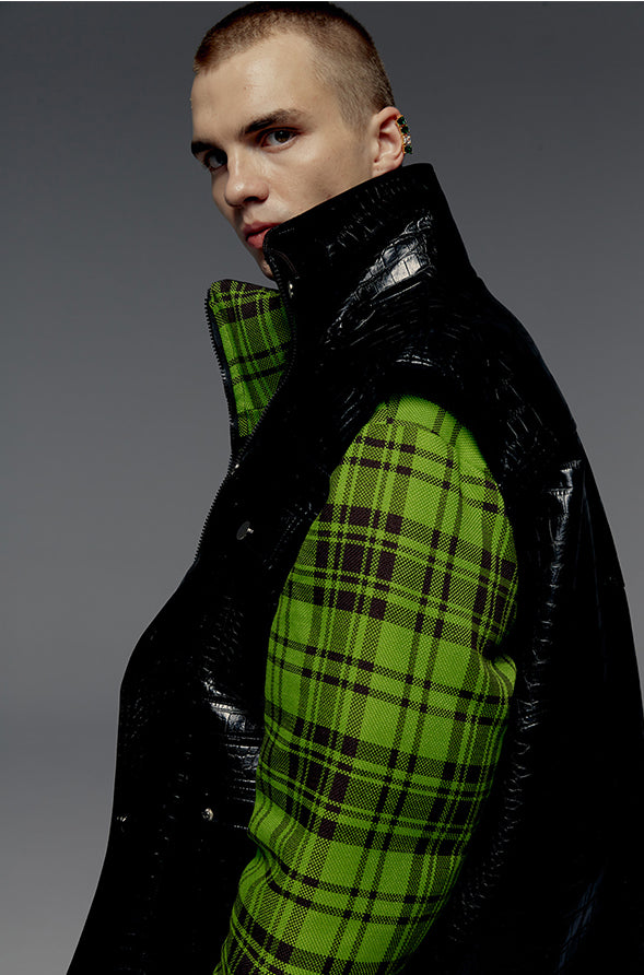 Silhouette wide shoulder vest