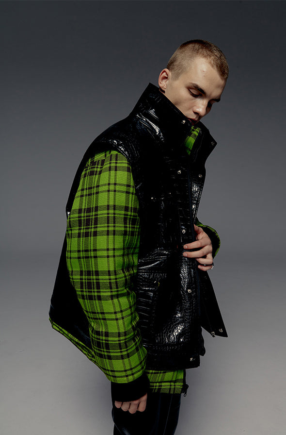 Silhouette wide shoulder vest