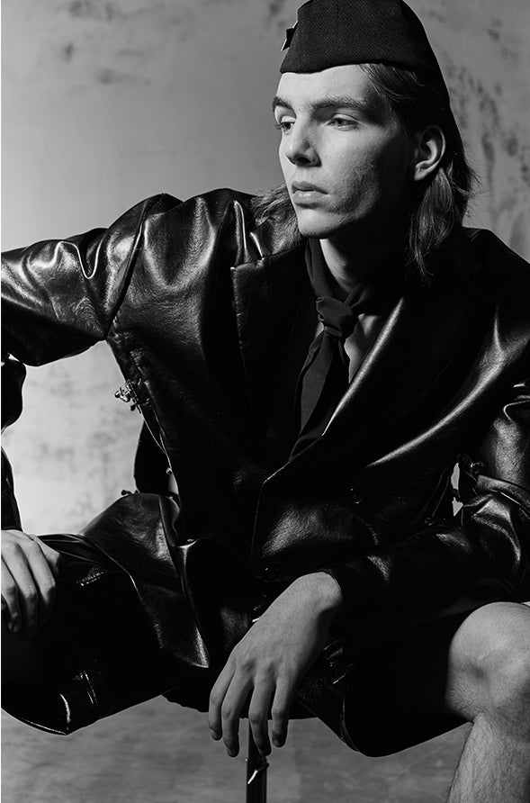 Hollow out silhouette coat