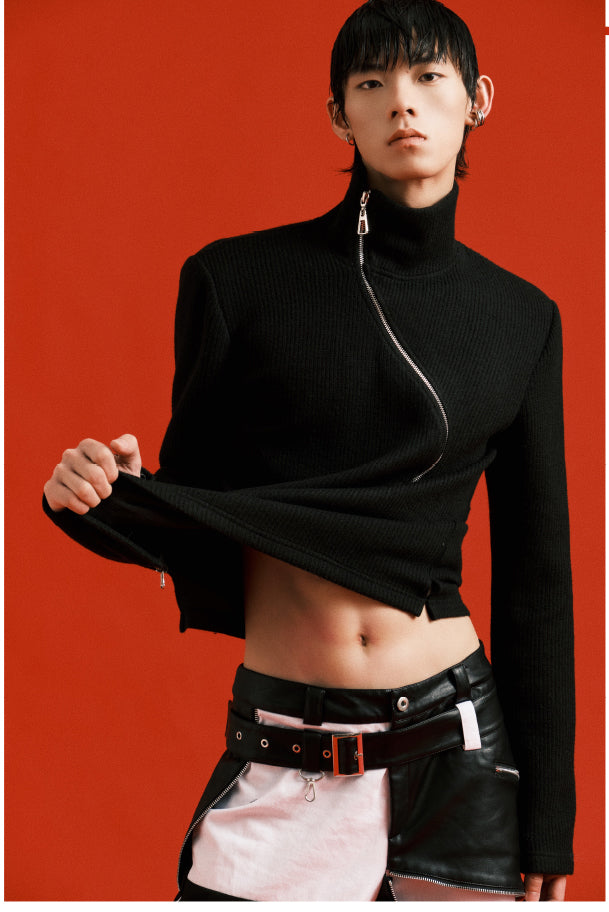 Curve zipper sweater