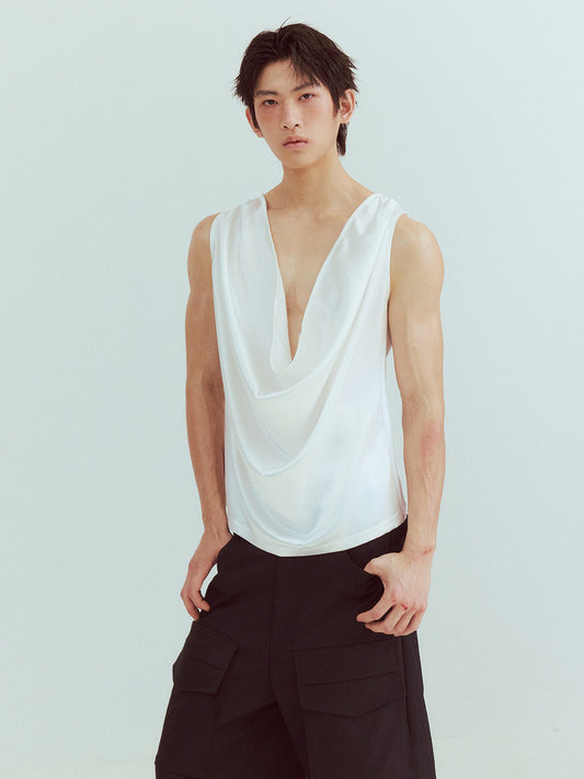 Loose-fitting deep V-neck sleeveless shirt