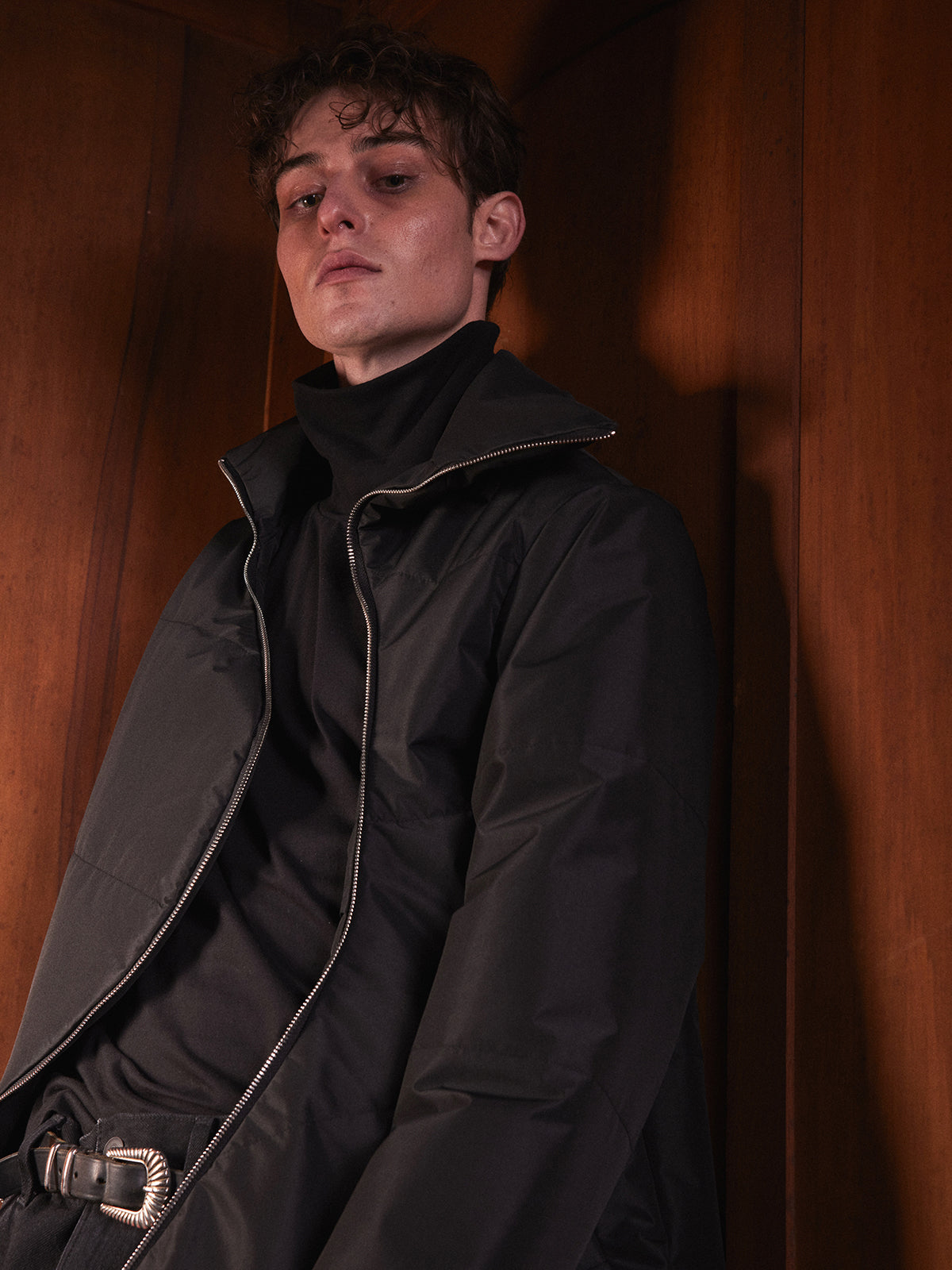 Black S-shaped zipper cotton jacket