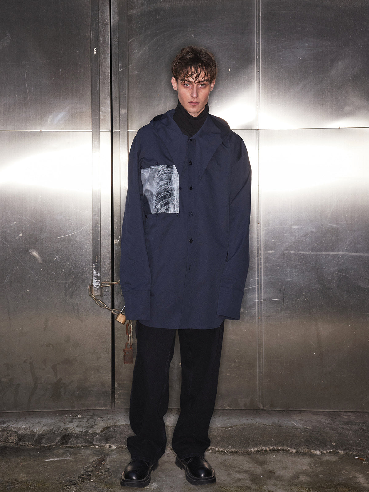 Silhouette hooded scarf shirt