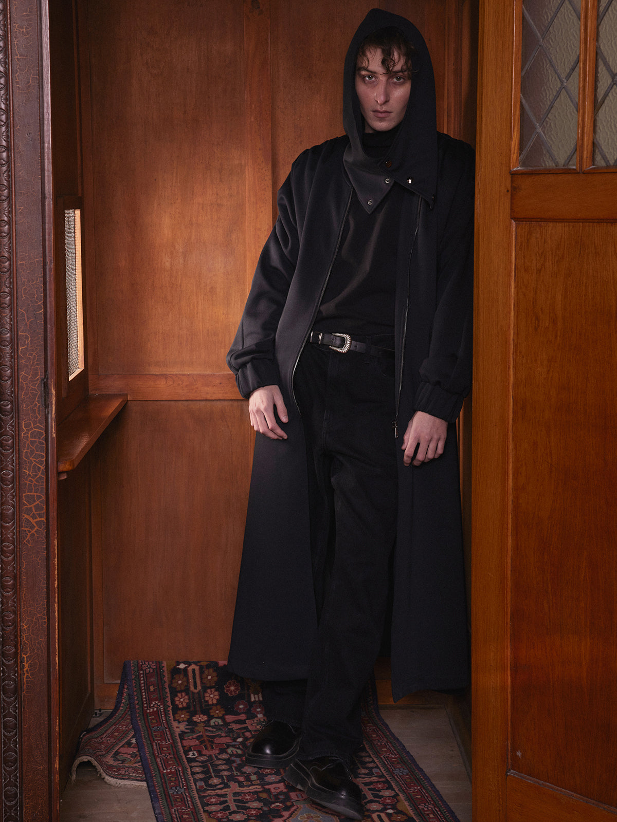 Hooded cloak pleated long windbreaker