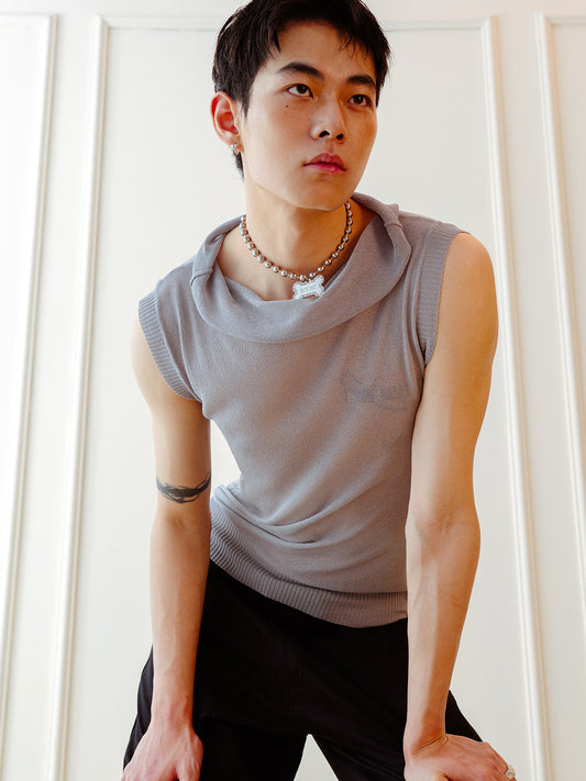 Grey collar sleeveless knit sweater