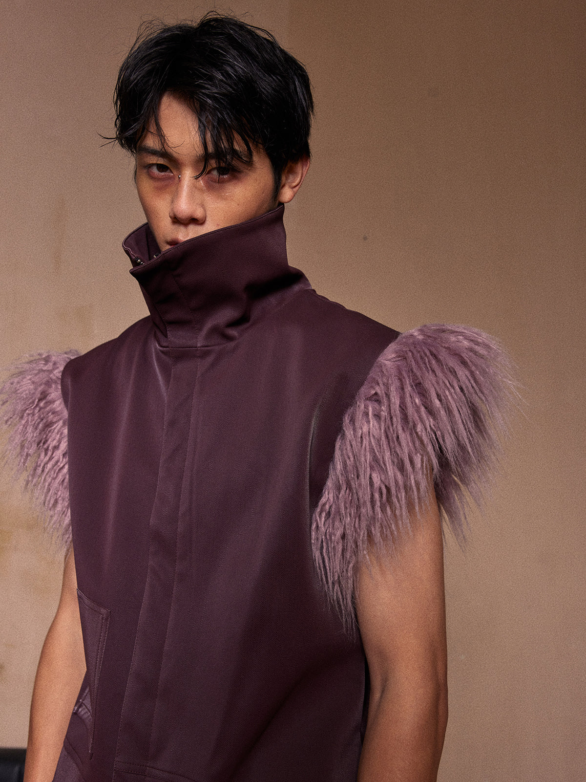 Purple hairy shoulder sleeveless vest