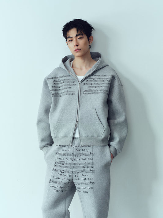 I like music printed hoodie, hoodie and pants.