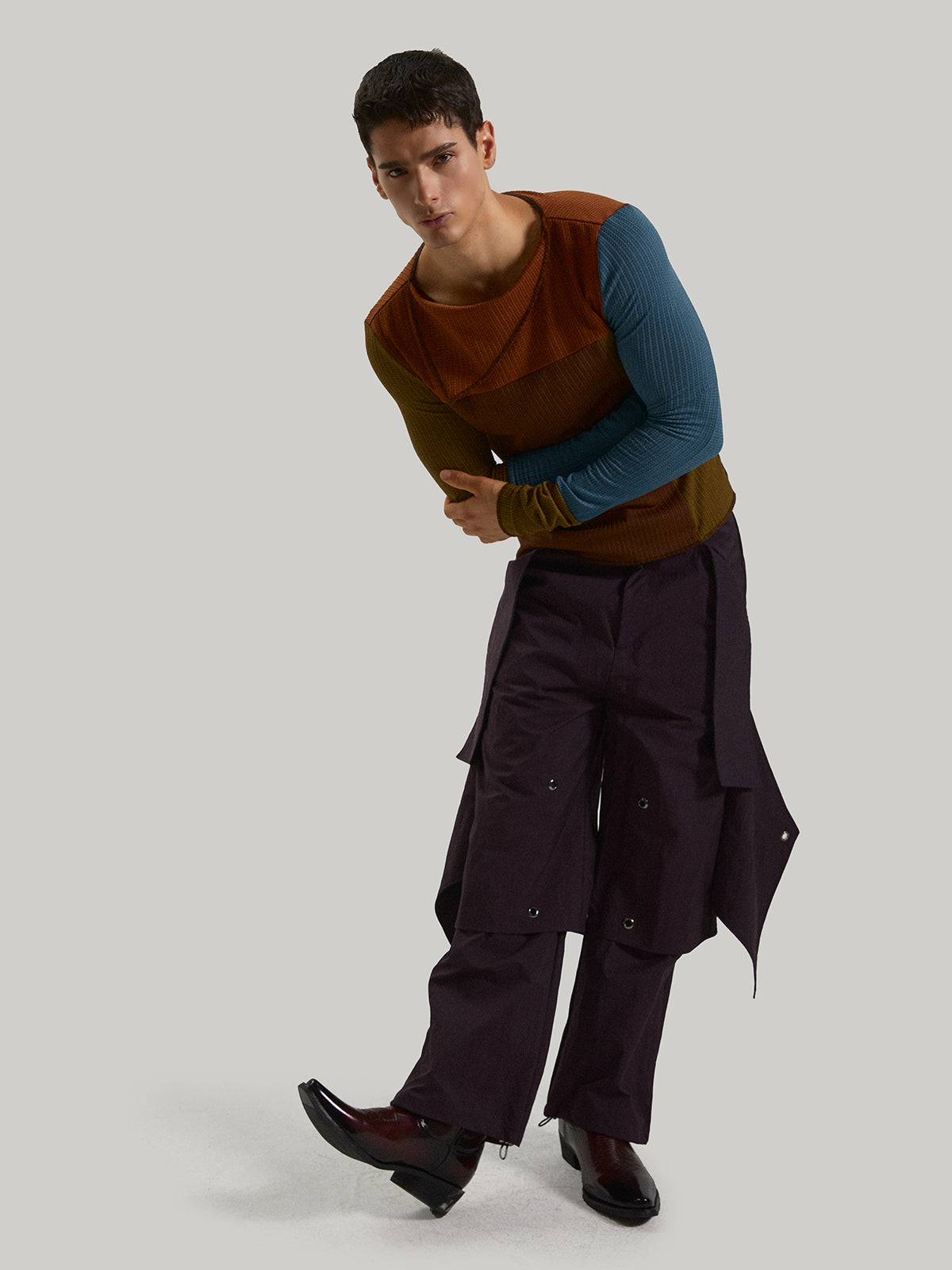 Splicing retro triangle neck tight top