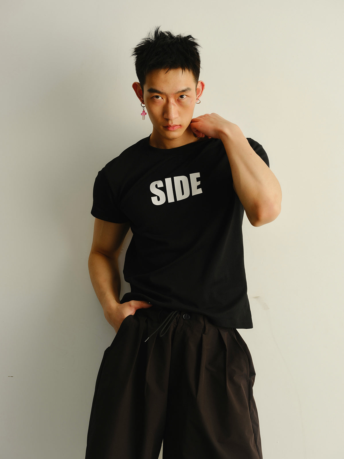 Black and white short sleeved T-shirt