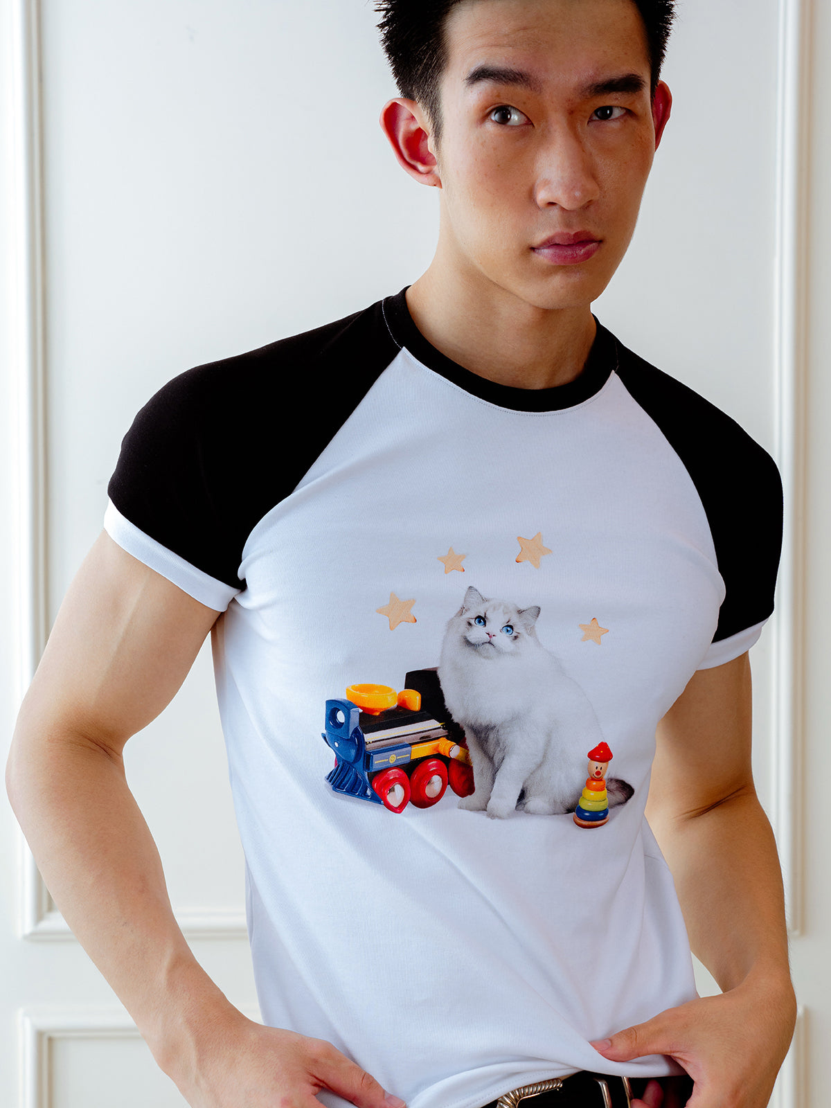 Kitten building block shoulder T-shirt