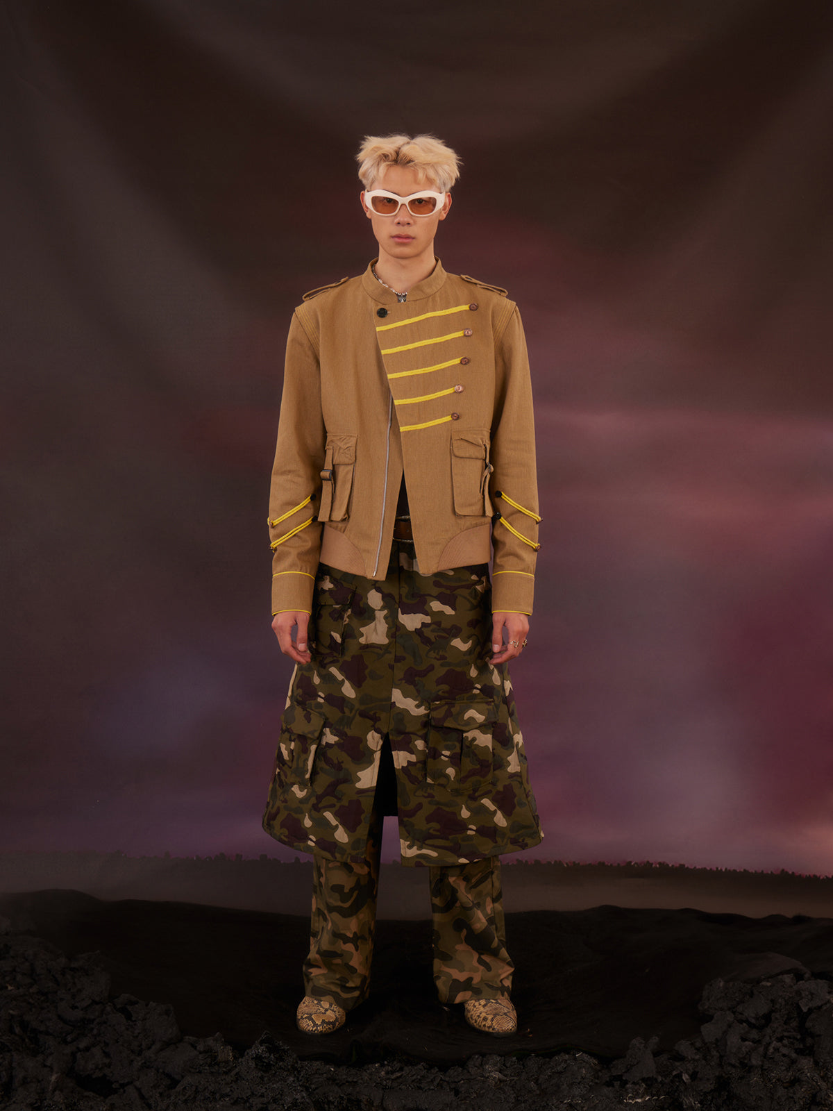 Khaki colored work clothes washed jacket