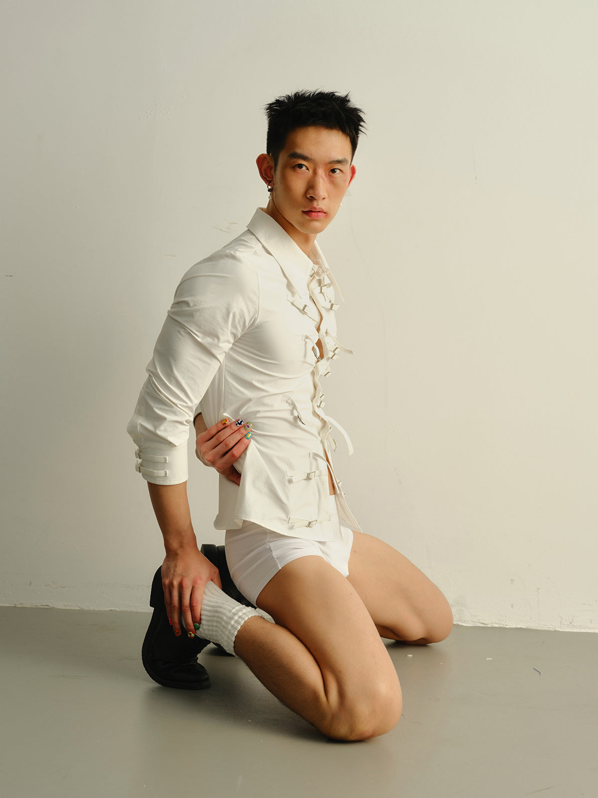 Elastic slim fit 7-inch sleeve shirt