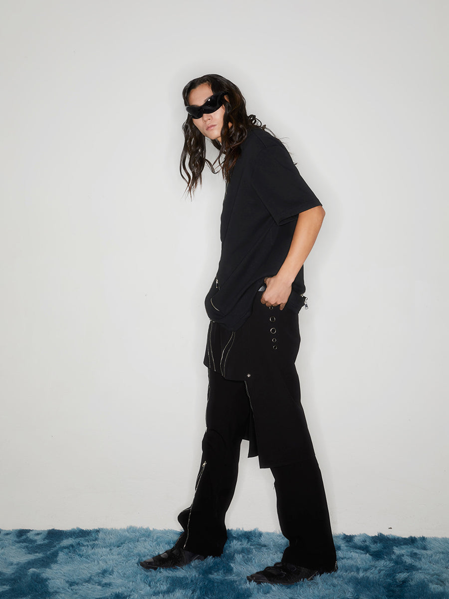 Black curved zipper short sleeved T-shirt