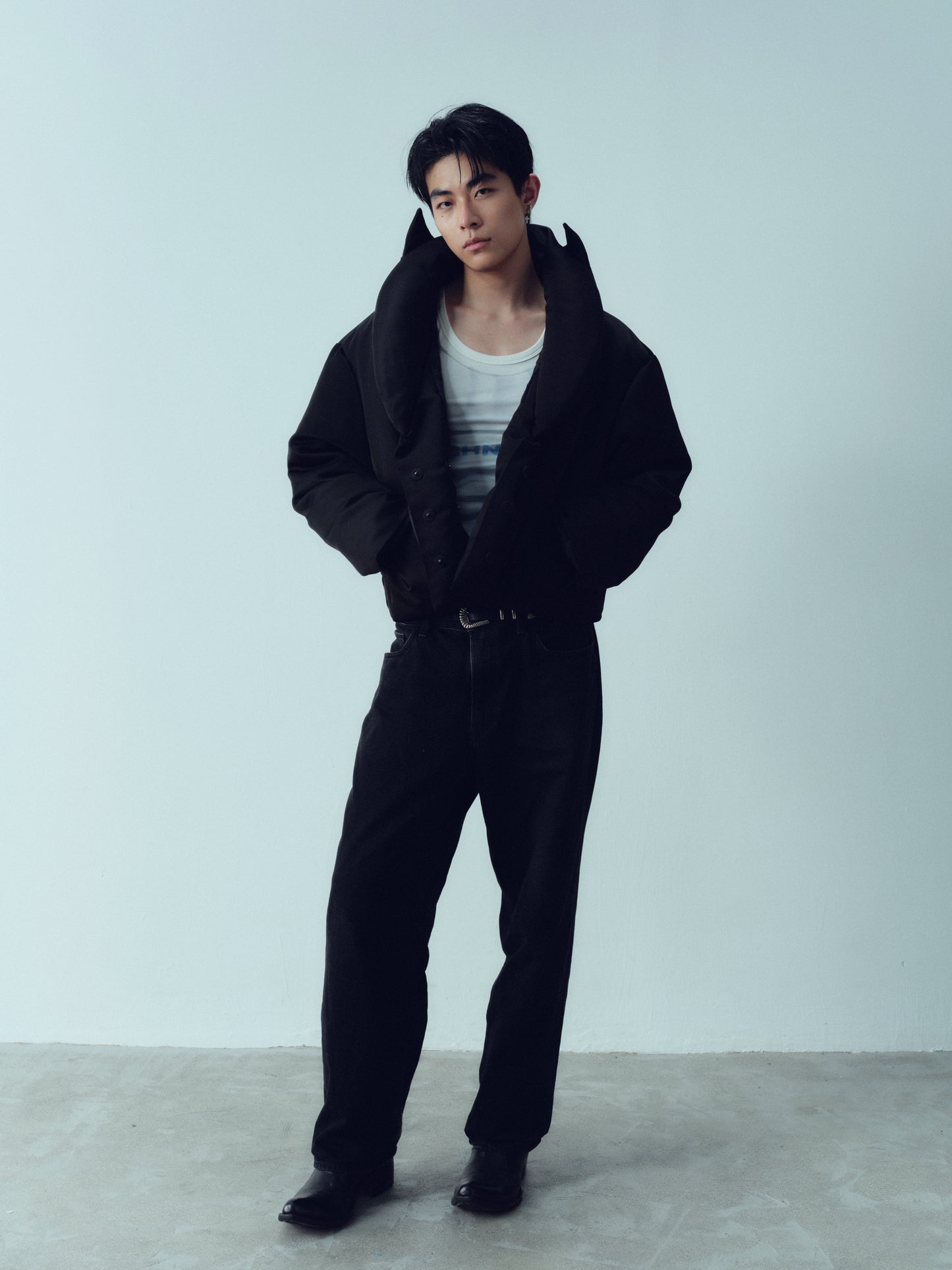 Short-Sleeved Down Jacket "Little Demon"