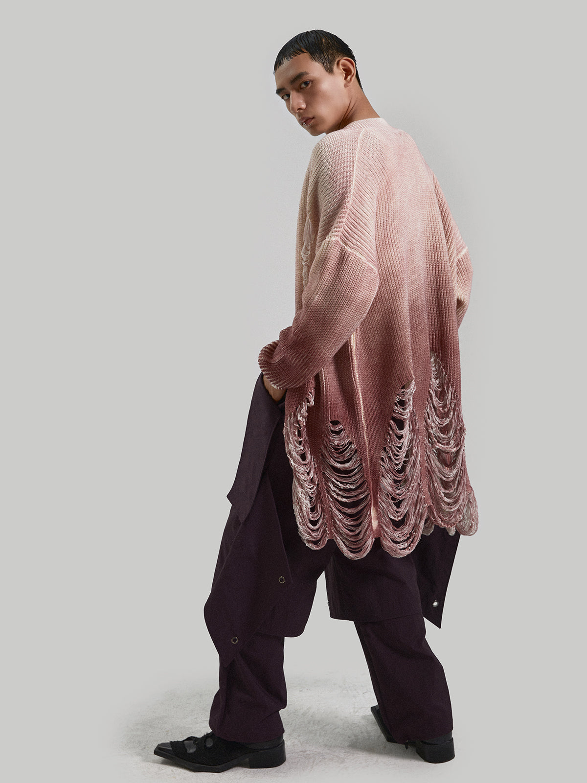 Gradient two-color ripped sweater