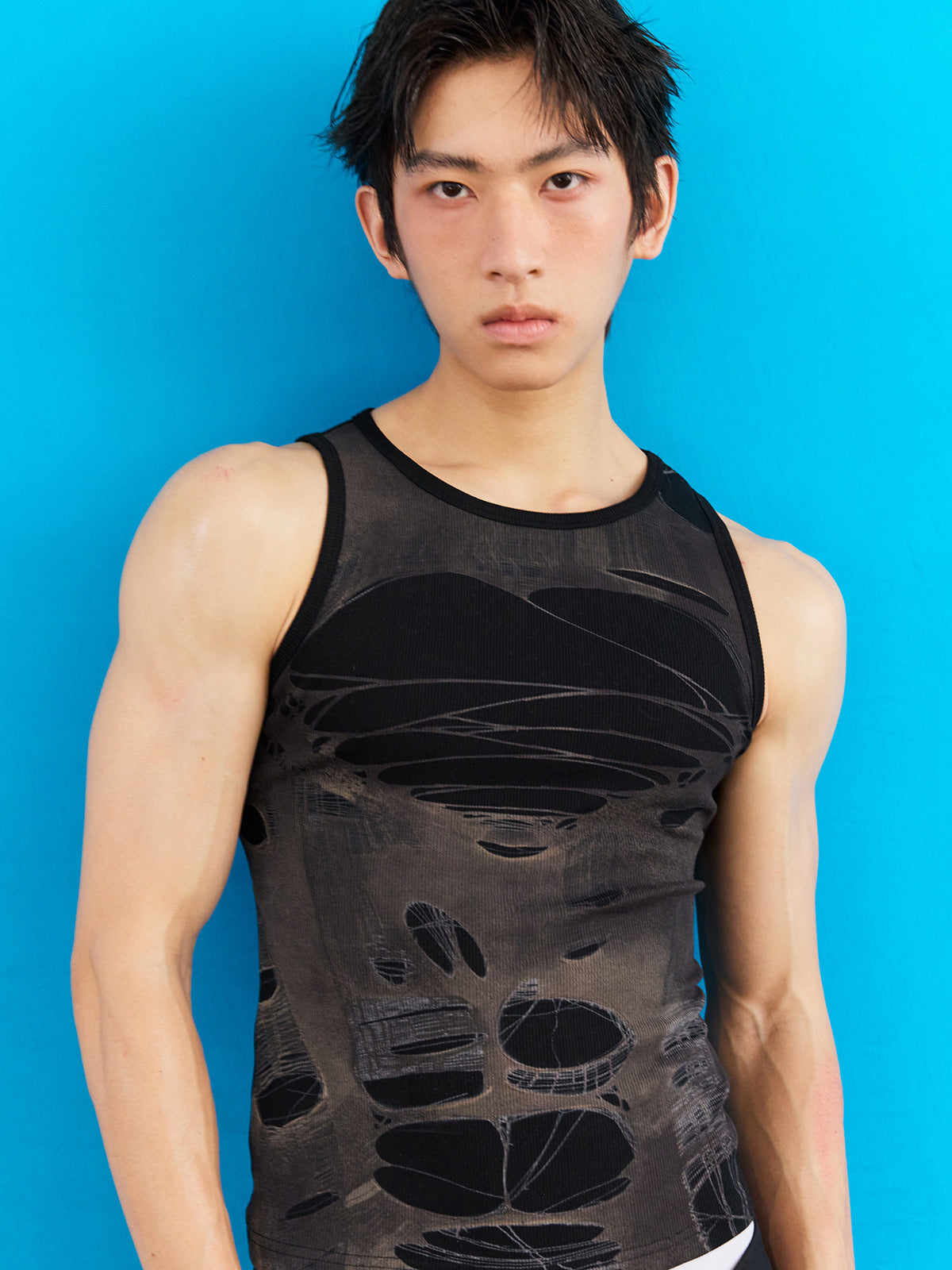 Torn print vest