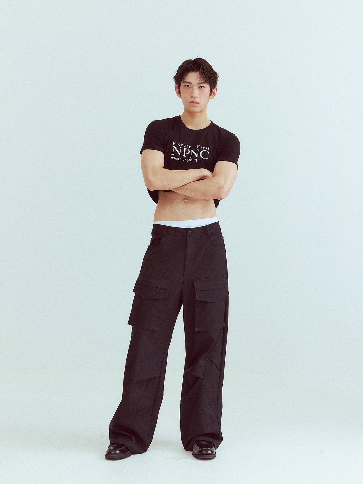 "No license, no return" tight elastic T-shirt