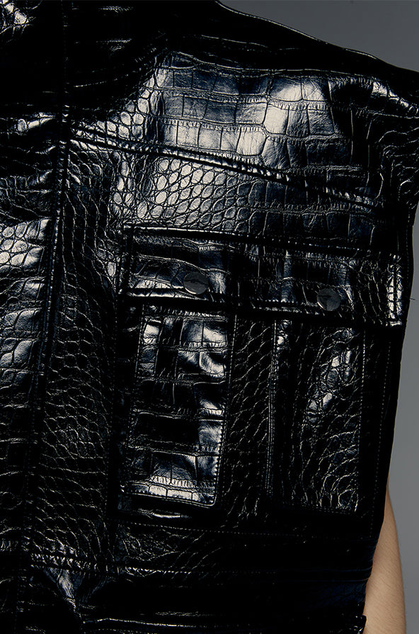 Silhouette wide shoulder vest