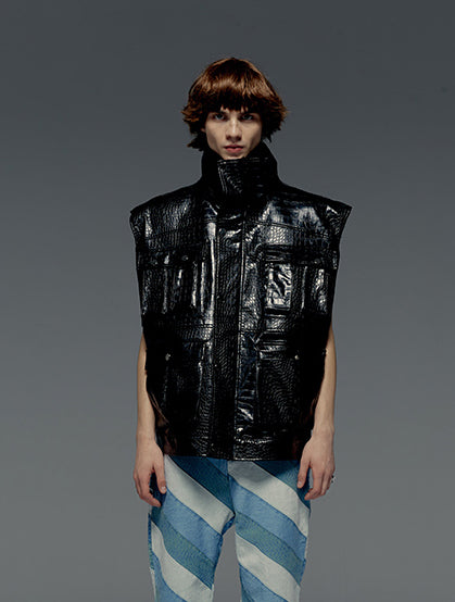 Silhouette wide shoulder vest