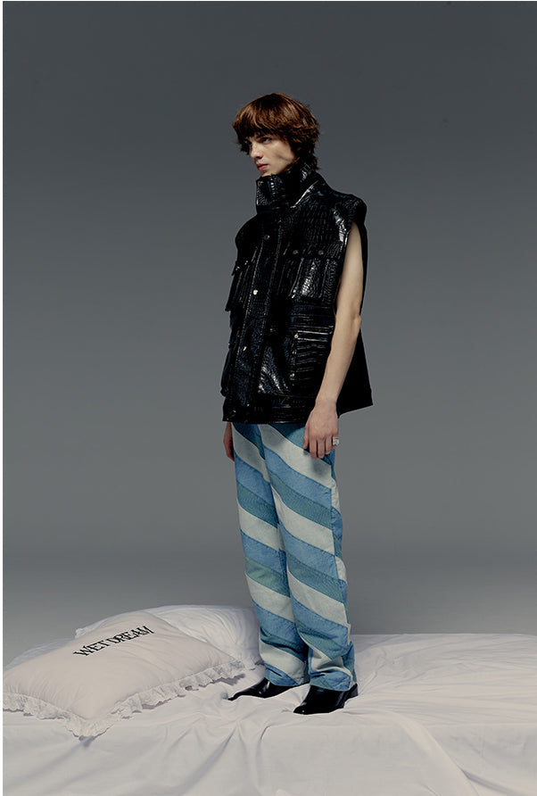 Silhouette wide shoulder vest